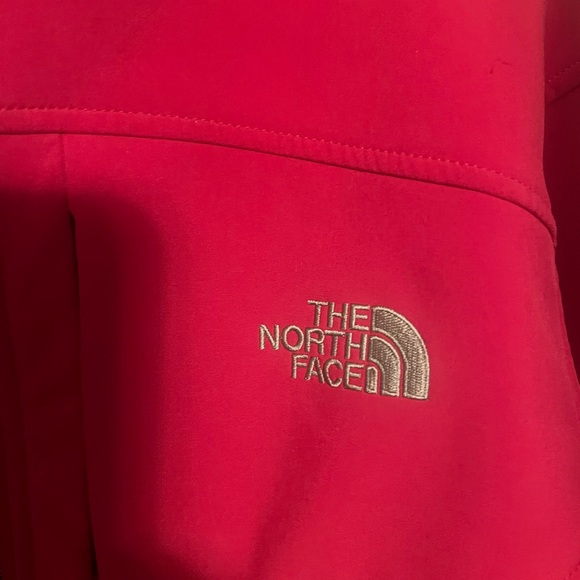 Pink North face  SZ Large jacket looking for a new home this winter - Picture 4 of 5